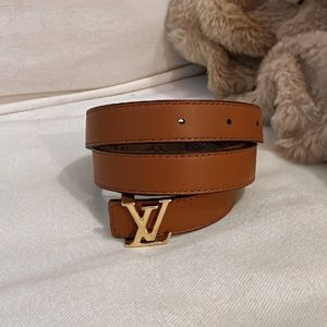 Louis Vuitton reversible belt size 85